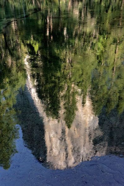 Jones, Adam 아티스트의 El Capitan reflected on Merced River-Yosemite National Park-California작품입니다.